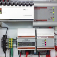Obr. 4 Bezdrôtový prijímací panel inštalovaný v kotolni celulózky a papierne. Modul rozhrania EMM Ethernet/MODBUS systému koncentrátora NCS NET slúžil ako MODBUS master na získavanie údajov HART z HCS umiestneného v lokalite nádrže.